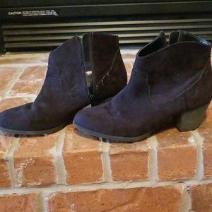 Faded glory Black booties